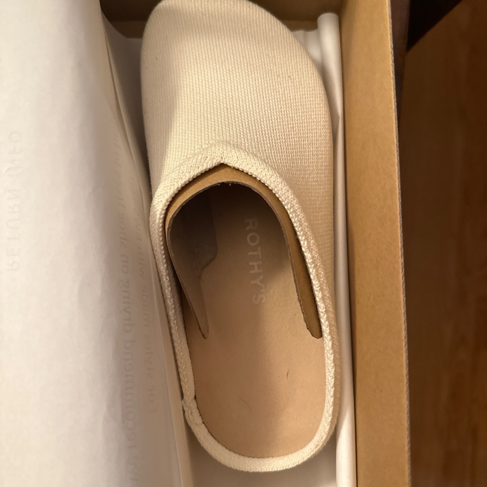 Rothy's The Casual Clog - Jasmine Size 7 - Picture 4 of 4